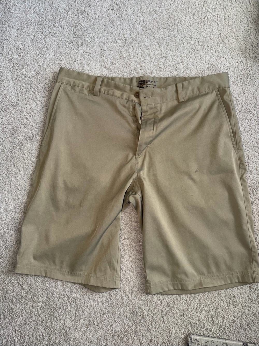 Nike Men's Tan Flat-Front Shorts